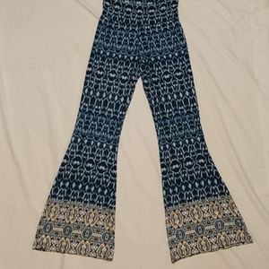 EARTHBOUND  NWT  Super soft bell bottom stretchy pants